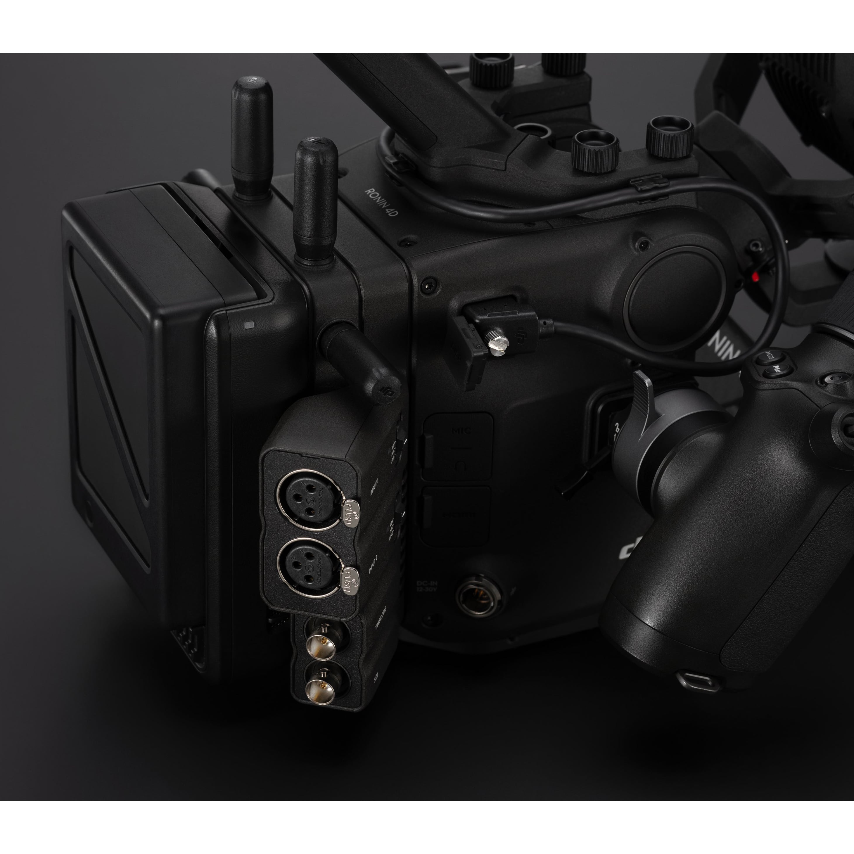 ※DJI Ronin 4D 拡張プレート使用イメージです
